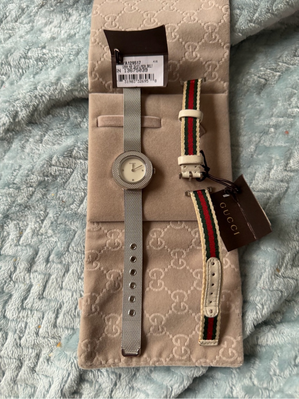 Gucci Silver Mesh Watch with Interchangeable Green-Red Web Strap - Picture 1 of 9